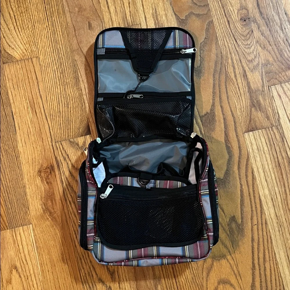L.L. Bean Plaid Toiletry Bag Initial A - Picture 4 of 5